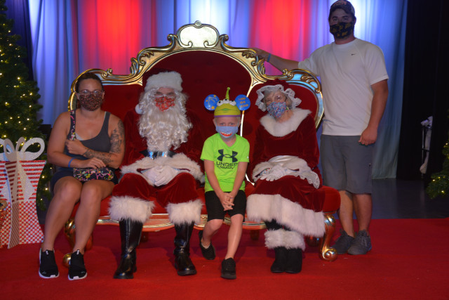 Stetson Patterson Family w Santa