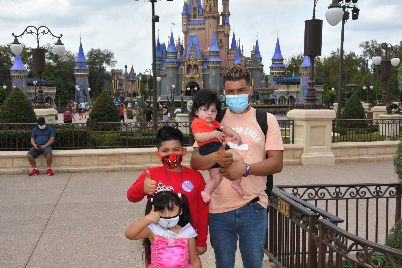 Brandon Close up with Dad and Sibs Castle