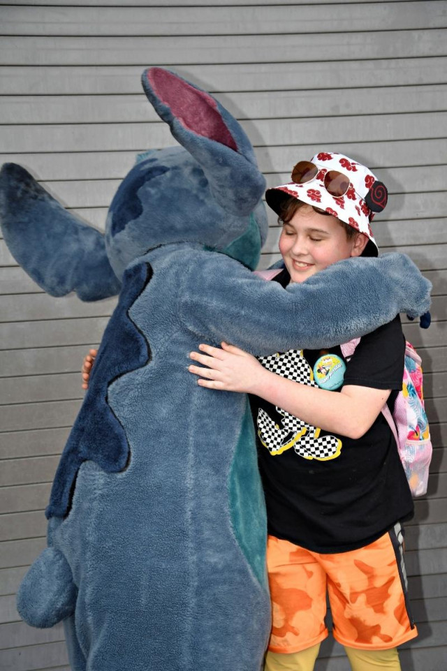 Preston Hugging Stitch