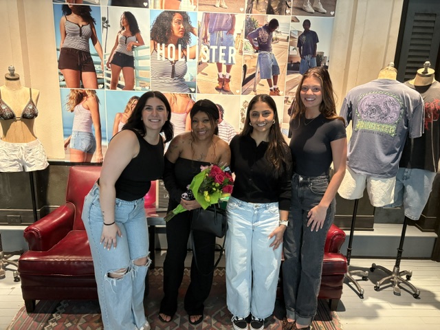 Hollister Welcome with Roses