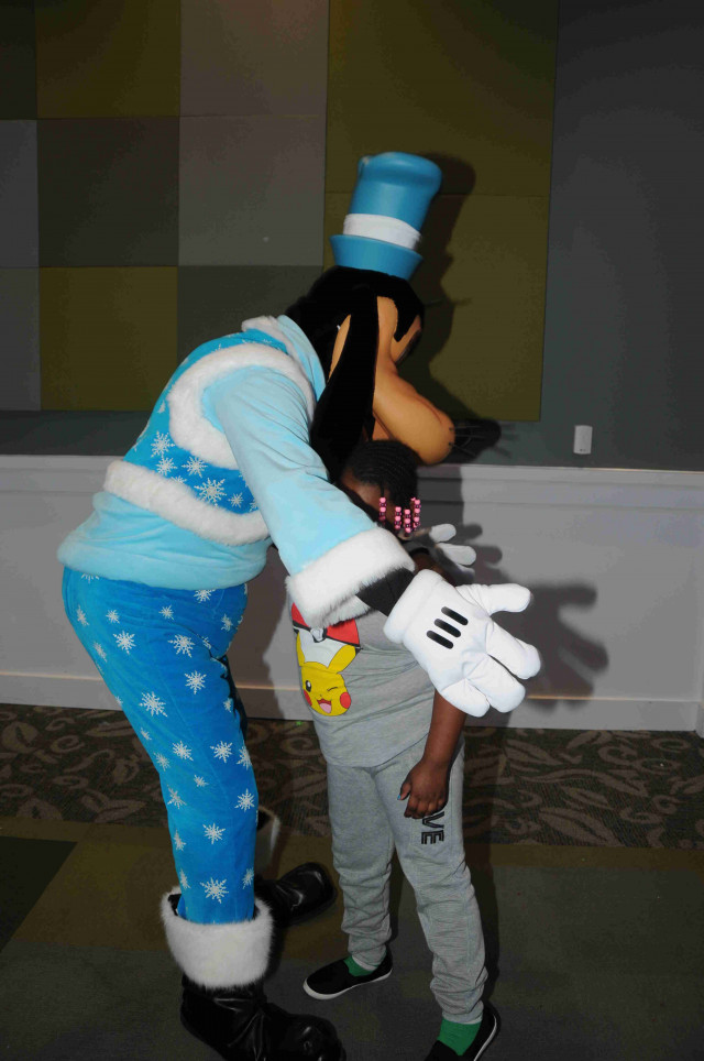 626642 Goofy and Pluto DSC 0265 12 24 2018