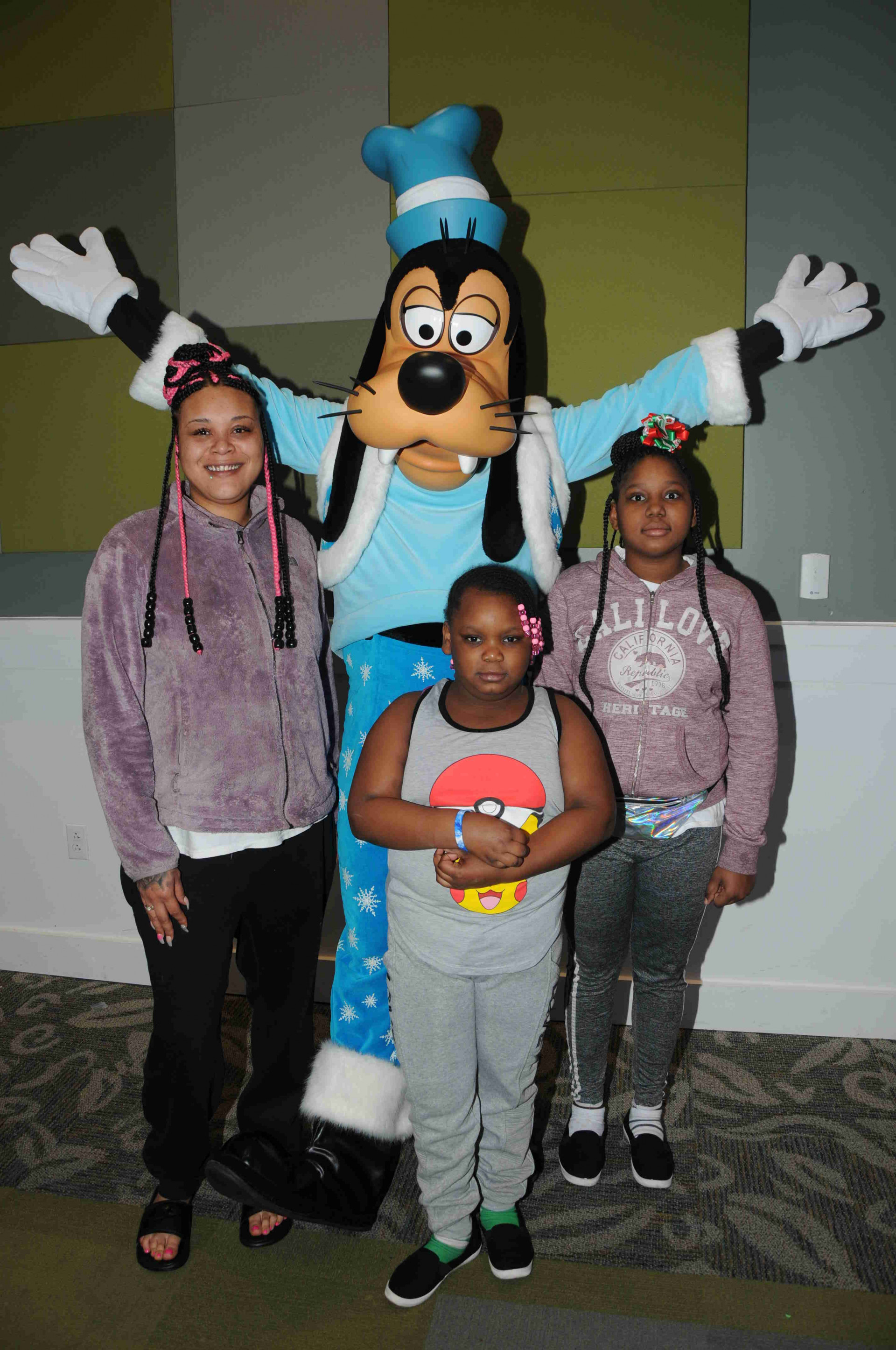 626642 Goofy and Pluto DSC 0270 12 24 2018