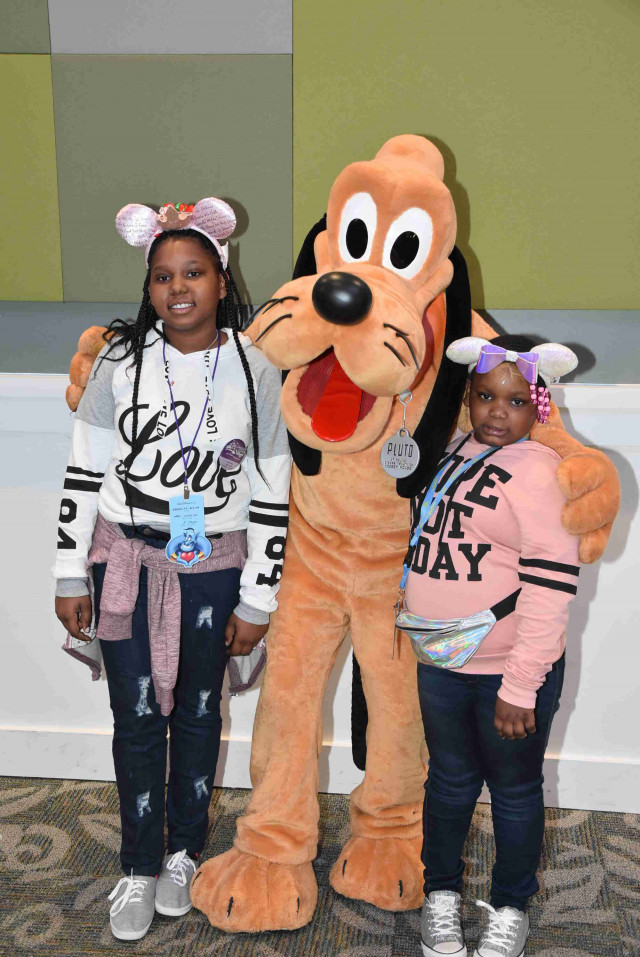 626642 Goofy and Pluto DSC 0281 12 27 2018