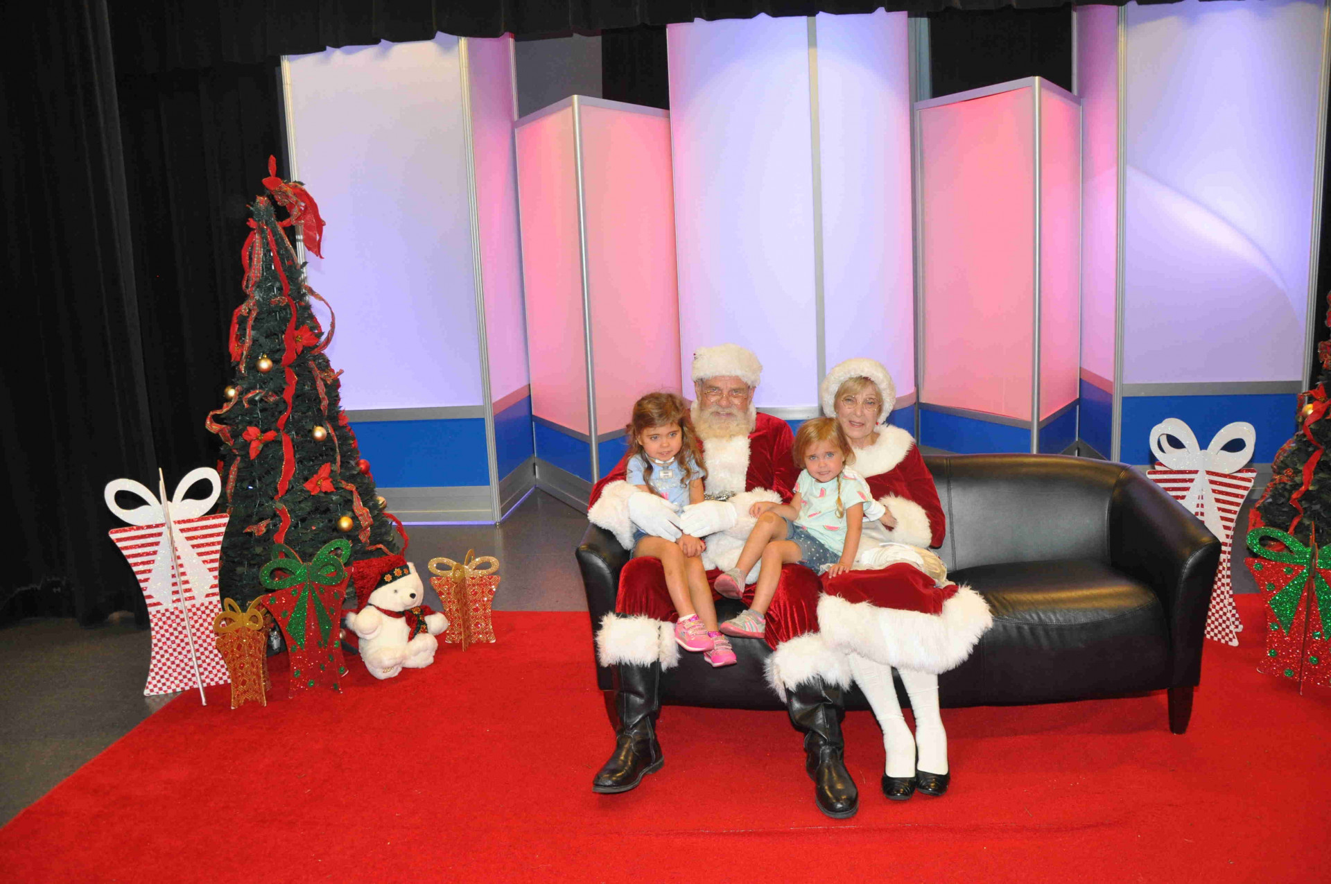 633477 Santa DSC 0284 10 03 2019